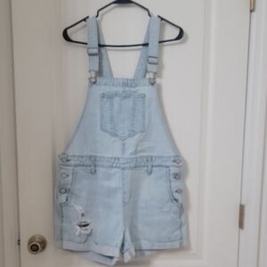 Old Navy Size L Medium Light Wash Distressed Denim Overall Shorts, EUC